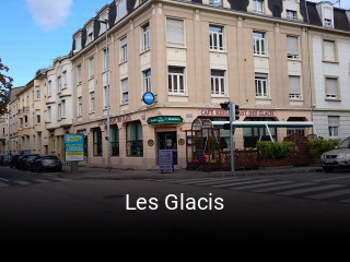 Les Glacis