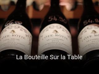 La Bouteille Sur la Table